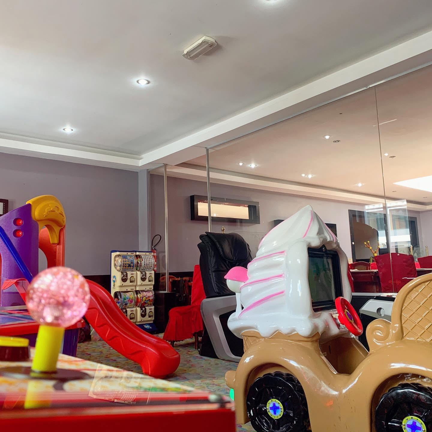 La salle de jeux pour enfants de Wok de Jin